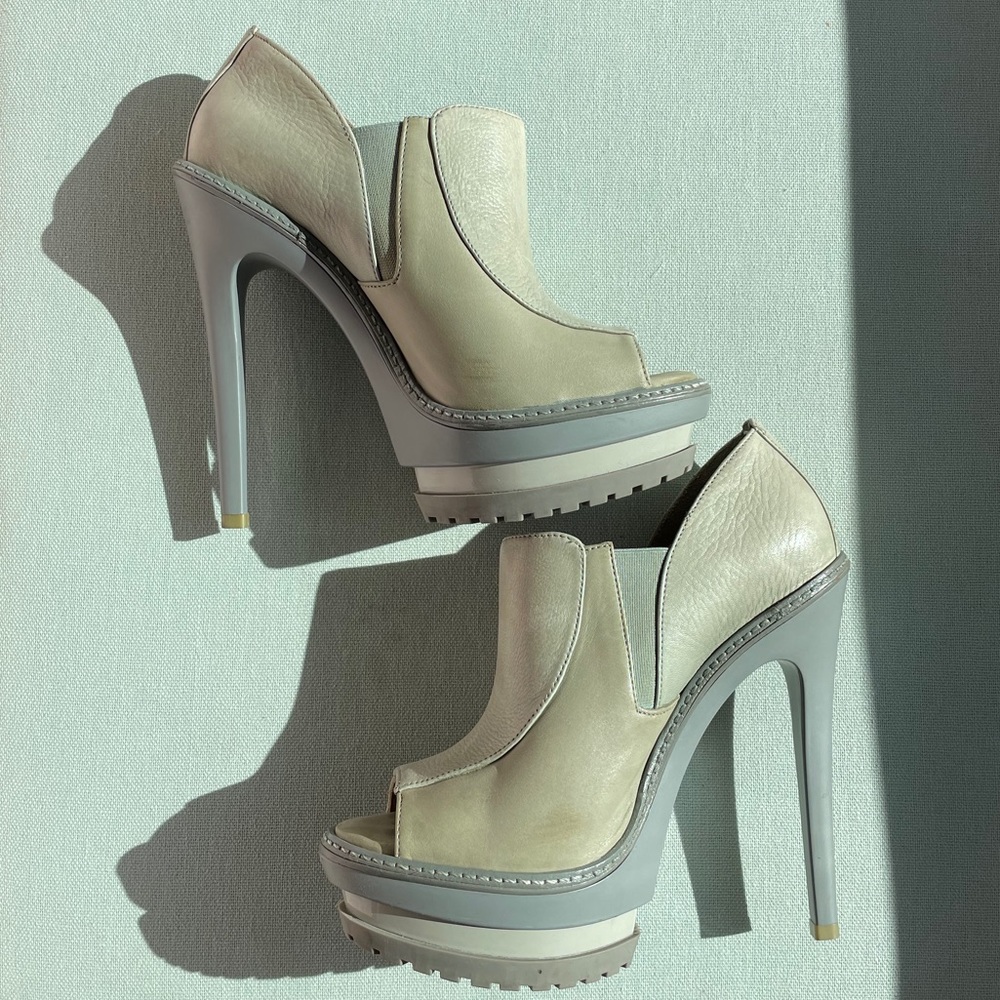 Herve Leger Heels!